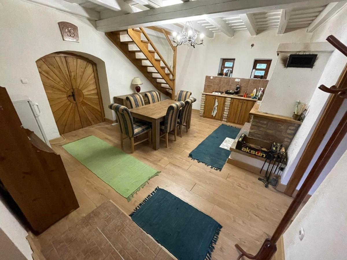 Borospince Vendégház Pécsely Exterior foto
