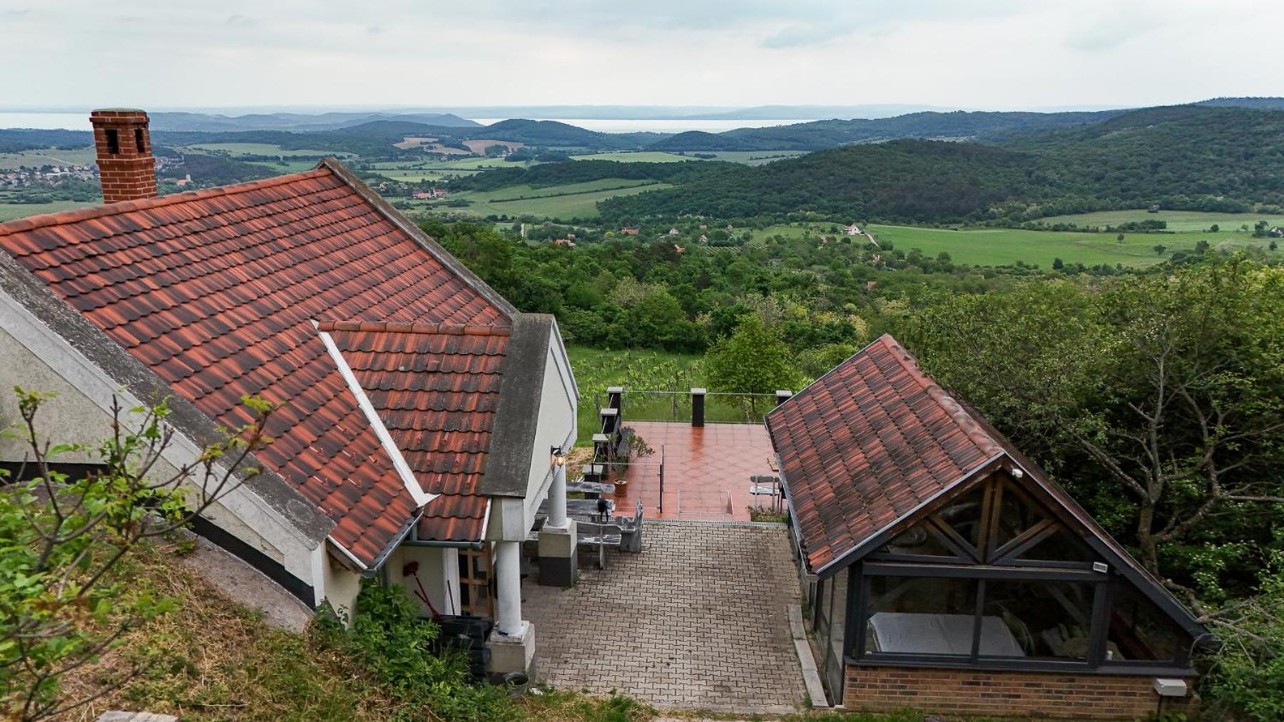Borospince Vendégház Pécsely Exterior foto
